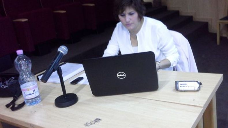 الإعلامية فاطمة الزهراء مشتة تتحصل على الدكتوراه في علوم الإعلام والاتصال