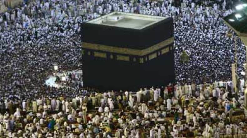 احتجاجات وغضب وسط الحجاج الجزائريين بعد انقطاع الكهرباء وتعطل المكيفات