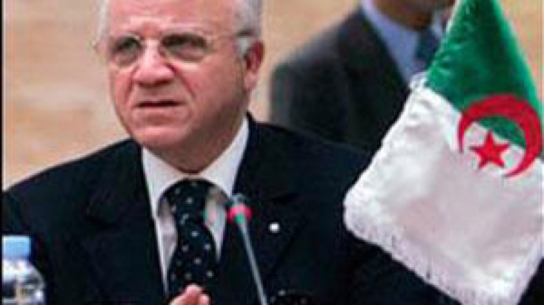 موسكو والجزائر تطالبان بتسهيل لقاء بعثة الاتحاد الإفريقي بطرفي النزاع الليبي