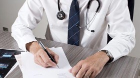 13 ألف طبيب جزائري في الخارج مستعدّون لتقديم خدماتهم مجّانا