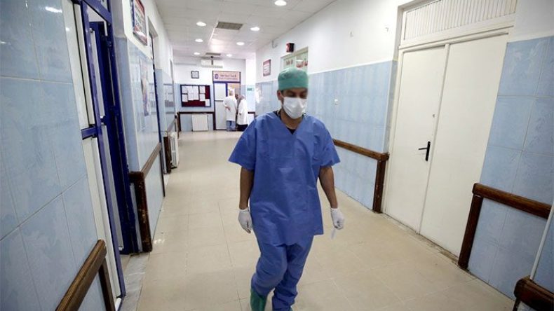 الحكومة تحذر: يجب التفكير في التجربة القاسية للسلك الطبي