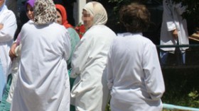 ولد عباس: الحجاب غير ممنوع في المستشفيات