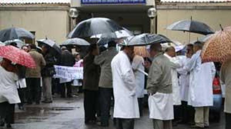 إضراب وطني مفتوح للممارسين الأخصائيين بالمستشفيات بدءا من 25 أكتوبر