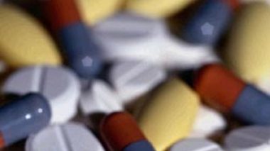 Des chèques en bois pour d’énormes quantités de médicaments