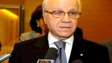 Algeria supports a political solution to Northern Mali crisis, Medelci says