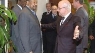 Mourad Medelci reçoit le président de la Commission de l’UA, Jean Ping