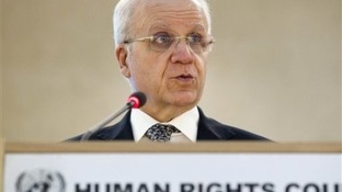 Algeria calls for halt to violence in Syria