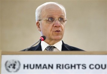 Algeria calls for halt to violence in Syria