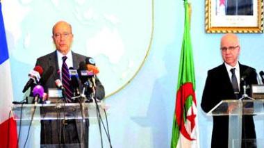 Medelci s’entretient à New York avec son homologue français Alain Juppé