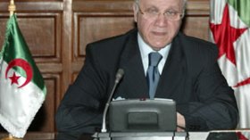 مدلسي يعبر عن استياء الجزائر من إغتيال الرهينة الفرنسية