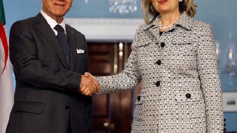 مدلسي يستعرض إصلاحات الرئيس ومكافحة الإرهاب وانعكاسات الوضع في ليبيا مع مستشاري أوباما