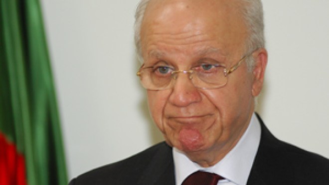 مدلسي: الجزائر غير ملزمة بالحكم على نظام بشار الأسد