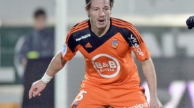 مهدي مصطفى يلتحق بنادي باستيا لموسمين