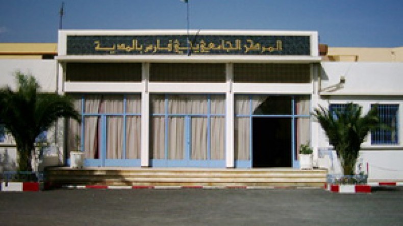 إضراب طلابي بجامعة المدية واحتجاج “صامت” لأساتذة مركز خميس مليانة