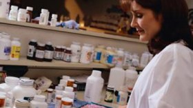 مخابر أمريكية وبريطانية وسويسرية تنهب نباتات محمية بالجزائر لإنعاش تجارة العطور والأدوية