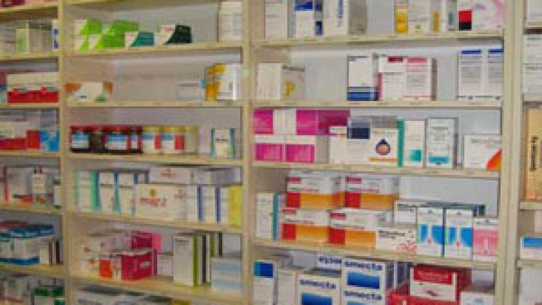 مخابر أجنبية تضلل المرضى والصيدليات بأرقام وهمية عن ندرة الأدوية