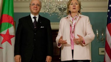 Hillary Clinton salue les « réformes significatives » engagées par l’Algérie