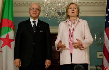 Hillary Clinton salue les « réformes significatives » engagées par l’Algérie
