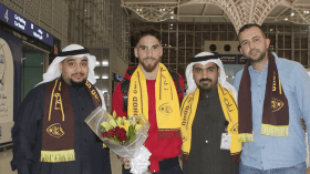 كارل مجاني يرسم انضمامه إلى أحد السعودي