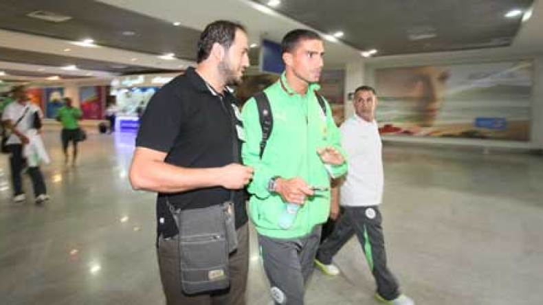 مجاني نقل ثانية إلى المستشفى وقد يغيب عن مواجهة ليبيا