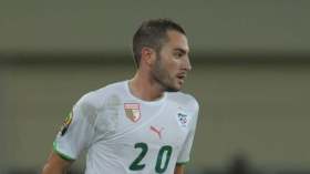 مغني: فخور بِارتداء زيّ “محاربي الصحراء”