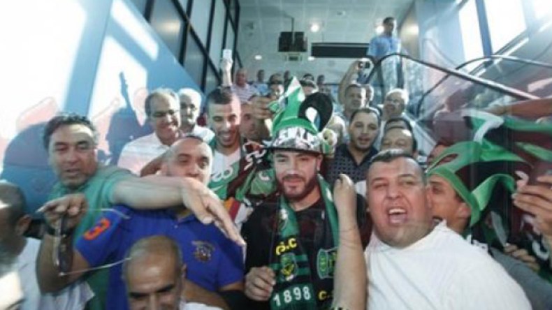 مغني يصنع الحدث بسيرتا وهوية “مرافق” اومباي لم تتضح بعد