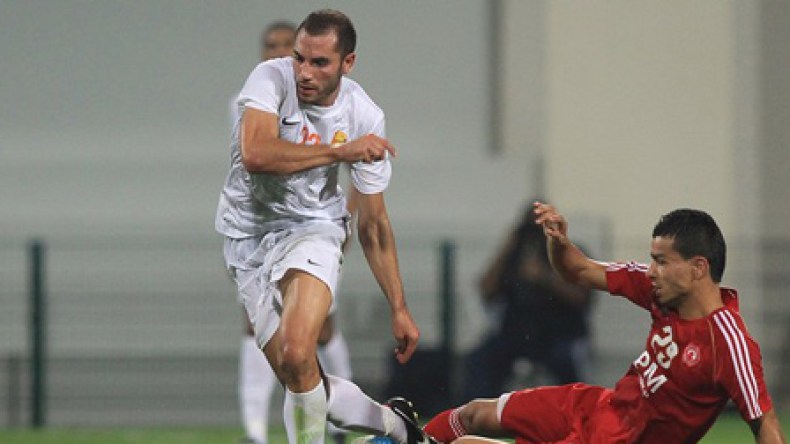 مغني مهدد بالطرد من”لخويا” خوفا من مشاركته في”الكان”