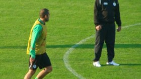 مغني‭ ‬تدرب‭ ‬بصفة‭ ‬عادية‭ ‬ومصباح‭ ‬الغائب‭ ‬الوحيد‭ ‬