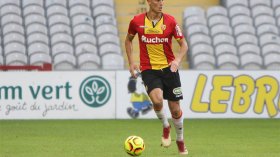 أبها السعودي يضم مهدي تاهرات حتى صيف 2021