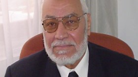 مهدي‮ ‬عاكف‮ ‬يمد‮ ‬يده‮ ‬لـ‮ “‬شرفاء‮” ‬النظام‮ ‬ويدعوهم‮ ‬للحوار