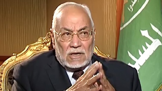 عاكف لـ”الشروق”: بعد الانقلاب جاء الدور على الجماعة… إنهم يريدون إبادتنا”