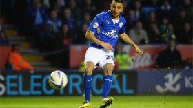 محرز يتألق ويفشل في الإطاحة ببن طالب