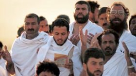 الجزائريون مدمنون على العمرة ويصنفون من مكتسحي البقاع المقدسة