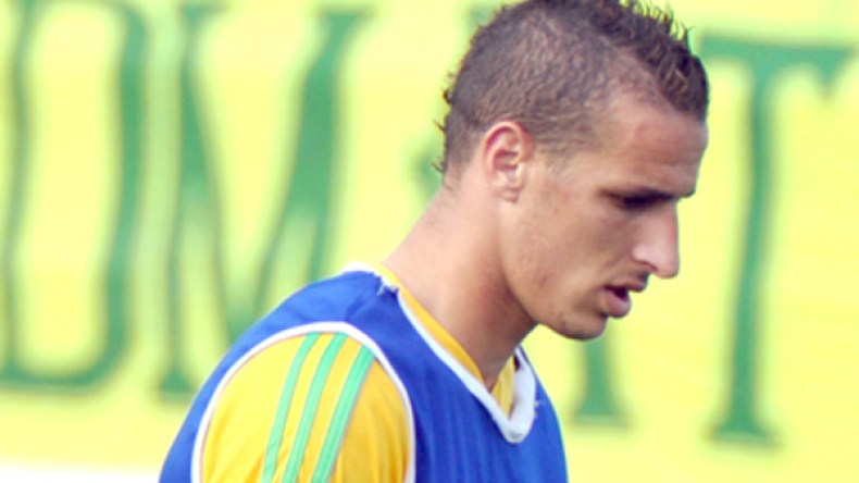 مكاوي يغيب عن “الكناري” أسبوعا إضافيا ويُضيّع تربص تونس