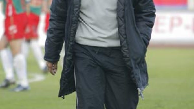 مخازني يغادر مولودية الجزائر بطريقة مخزية