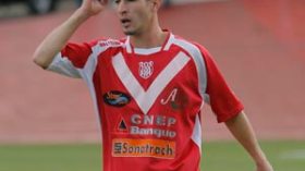 مكحوت يقاطع تدريبات بلوزداد