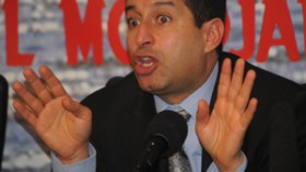 “الفرنسيون امتنعوا عن اللقاح ثم تهافتوا عليه بعد سقوط وفيات”