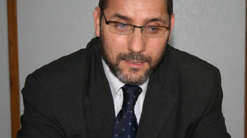 مقري ينفي استقالته من حمس