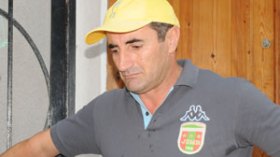 مناد‮: “‬على‮ ‬المنتخب‮ ‬الجزائري‮ ‬اللعب‮ ‬برأسي‮ ‬حربة‮”‬
