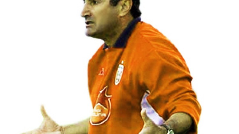 أولوية‭ ‬مناد‭ ‬الفصل‭ ‬في‭ ‬القائمة‭ ‬السوداء‭ ‬والتشكيلة‭ ‬الأساسية