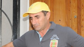 مناد يستقيل واللاعبون يريدون شرادي