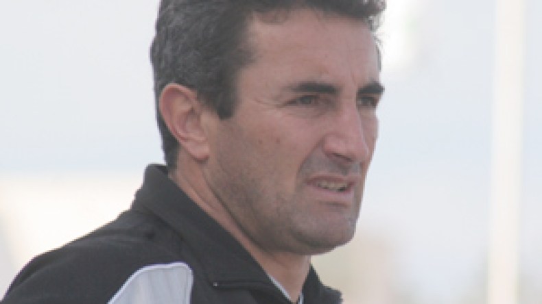 مناد  يصر  على  الانضباط  واللاعبون  ينتظرون  الوديات  للتألق