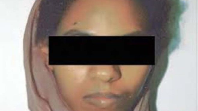 خادمة أثيوبية تنحر فتاة بسكين وتحاول الانتحار