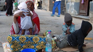 Exceptional licenses to employ Syrian, African refugees