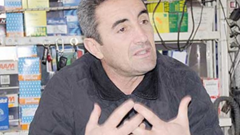 مناد‭ ‬يعتذر‭ ‬عن‭ ‬حضور‭ ‬مباراة‭ ‬شبيبة‭ ‬بجاية‭ ‬أمام‭ ‬البرج‭ ‬