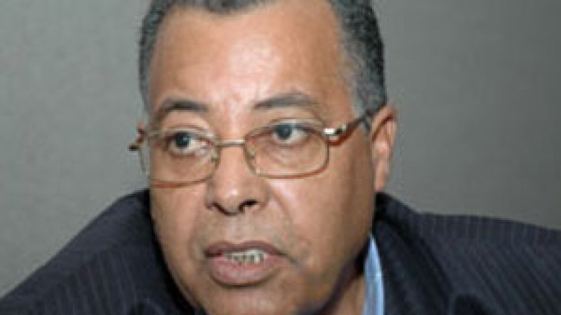 التونسي العمراني يهدد بمقاضاة عنابة لدى الفيفا