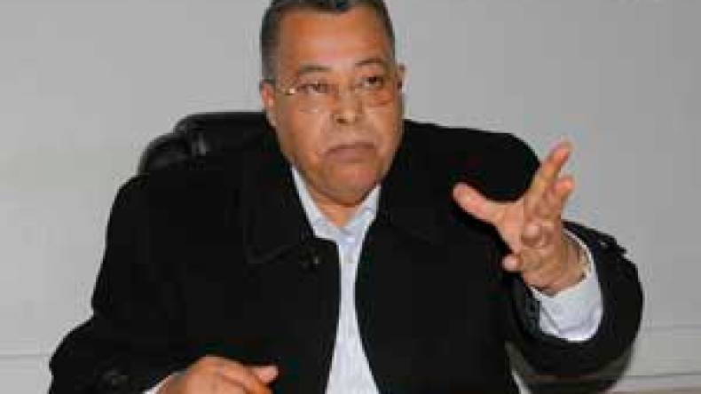 منادي حول عمراني من مدرب كبير لمحرض للاعبين