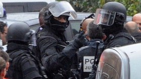 نجاة والدة محمد مراح من محاولة اغتيال بعد اقتحام منزلها