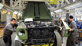 إلحاق مؤسسات عمومية بالقطاع الصناعي العسكري