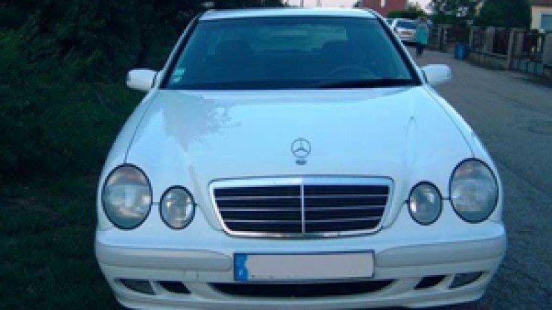 تحقيق تكميلي في فضيحة سرقة 21 سيارة من التشيك